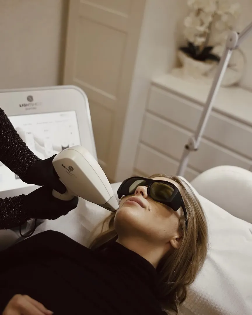 Epilacja laserowa nóg - efekty w Silk Płock