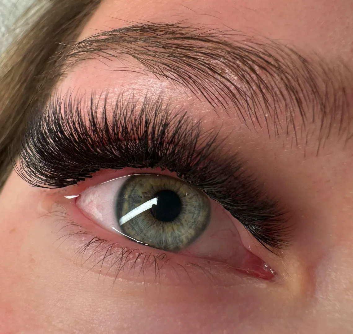 Stylizacja rzęs mega volume - Salon kosmetyczny Silk